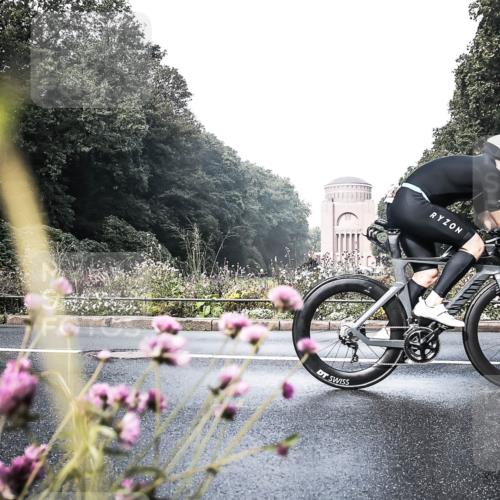 13.09.2026 - Stadtparktriathlon H.Heesch http://msf.ph/oto/10272540 13.09.2026 10:40:22 Radfahren 457, 502 meine-sportfotos.de