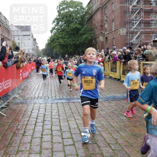 13.09.2026 - Kiel Lauf Yannick Fuchs http://msf.ph/oto/10272570 13.09.2026 08:35:23 Ziel 192, 242, 434, 782, 865, 1148, 1308, 1691, 2207, 2495, 2582, 2652, 2715, 3144, 3160, 4381, 4418, 4695, 4990, 5090, 5581, 5583, 5607, 5880, 6037, 6195, 6444, 6617, 6708, 6833, 6910, 7126, 7133, 7628, 8009, 8336, 8340, 8369, 8451, 8800, 8815, 8984, 9159, 9262, 9927, 9950, 10081, 10588, 10958, 11307, 11844, 230, 242, 530, 717, 729, 756, 809, 1010, 1116, 1269, 1764, 1918, 2005, 2071, 2643, 2736, 2774, 2917, 2987, 4696, 4989, 5042, 5066, 5076, 5091, 5416, 6503, 6505, 6595, 165 meine-sportfotos.de