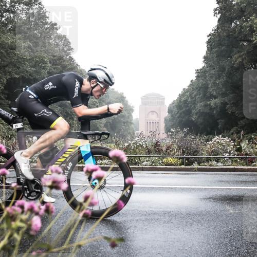 13.09.2026 - Stadtparktriathlon H.Heesch http://msf.ph/oto/10272591 13.09.2026 09:12:52 Radfahren 25, 43, 96, 121, 171 meine-sportfotos.de