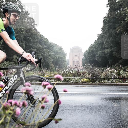 13.09.2026 - Stadtparktriathlon H.Heesch http://msf.ph/oto/10272605 13.09.2026 09:12:55 Radfahren 25, 43, 96, 121, 171, 175 meine-sportfotos.de