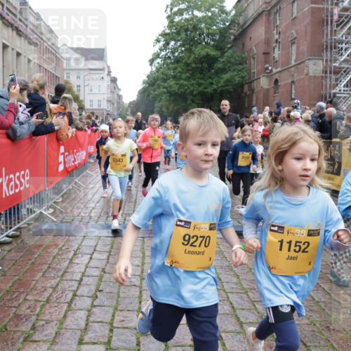 13.09.2026 - Kiel Lauf Yannick Fuchs http://msf.ph/oto/10272636 13.09.2026 08:35:26 Ziel 192, 434, 865, 1148, 1216, 1308, 1691, 2207, 2495, 2582, 2652, 3144, 3160, 4381, 4418, 4695, 4990, 5090, 5581, 5583, 5607, 5880, 6617, 6708, 6833, 7126, 7628, 8009, 8336, 8340, 8369, 8451, 8815, 8984, 9228, 9950, 10081, 10588, 10858, 10958, 11307, 11375, 11844, 230, 242, 530, 717, 729, 756, 782, 809, 1010, 1116, 1148, 1269, 1764, 1918, 2005, 2071, 2643, 2715, 2736, 2774, 2917, 2987, 4696, 5042, 5066, 5076, 5091, 5416, 6503, 6505, 6595, 165 meine-sportfotos.de