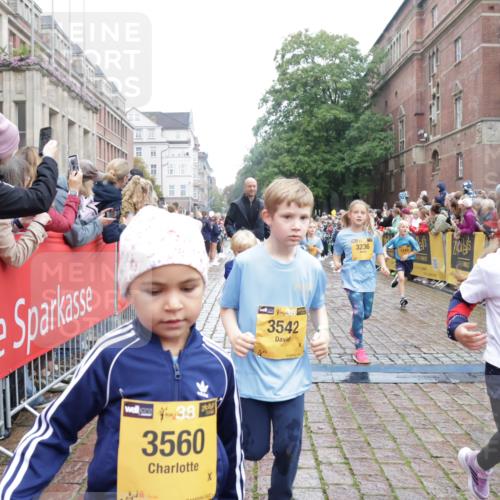 13.09.2026 - Kiel Lauf Yannick Fuchs http://msf.ph/oto/10272694 13.09.2026 08:35:29 Ziel 434, 865, 1216, 1308, 1691, 2207, 2582, 2652, 3144, 3160, 4381, 4418, 4695, 4990, 5090, 5583, 5607, 5880, 6708, 6833, 7628, 8009, 8336, 8340, 8369, 8451, 8539, 8815, 8988, 9009, 9228, 9950, 10081, 10294, 10858, 10958, 11247, 11307, 11375, 11844, 11918, 12505, 192, 230, 242, 717, 729, 756, 782, 809, 1010, 1116, 1148, 1269, 1764, 1918, 2005, 2071, 2495, 2643, 2715, 2736, 2774, 2917, 2987, 4696, 5042, 5066, 5076, 5091, 5416, 5581, 6503, 6505, 6595, 165 meine-sportfotos.de