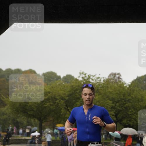 13.09.2026 - Stadtparktriathlon Patografie http://msf.ph/oto/10272723 13.09.2026 12:41:28 Ziel 886, 945 meine-sportfotos.de