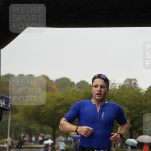 13.09.2026 - Stadtparktriathlon Patografie http://msf.ph/oto/10272729 13.09.2026 12:41:28 Ziel 886, 945 meine-sportfotos.de