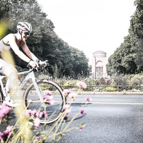 13.09.2026 - Stadtparktriathlon H.Heesch http://msf.ph/oto/10272767 13.09.2026 10:43:01 Radfahren 364, 437, 578 meine-sportfotos.de
