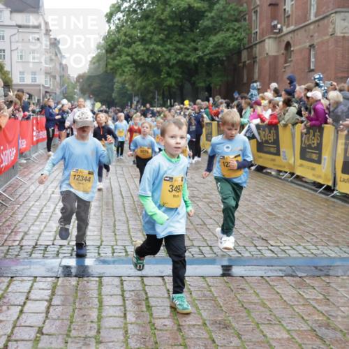 13.09.2026 - Kiel Lauf Yannick Fuchs http://msf.ph/oto/10272779 13.09.2026 08:35:34 Ziel 165, 865, 1152, 1216, 1308, 1691, 2018, 2207, 2619, 2652, 3144, 3160, 3556, 4030, 4319, 4381, 4924, 5090, 5245, 5343, 5853, 6833, 7628, 8009, 8301, 8340, 8539, 8556, 8815, 8823, 8988, 9009, 9228, 9950, 10294, 10727, 10858, 10958, 11247, 11307, 11375, 11844, 11918, 12505, 192, 230, 242, 434, 717, 756, 782, 809, 1116, 1148, 1269, 1764, 2005, 2071, 2207, 2495, 2582, 2715, 2736, 2774, 2917, 2987, 4418, 4695, 4696, 4990, 5066, 5076, 5091, 5581, 5583 meine-sportfotos.de