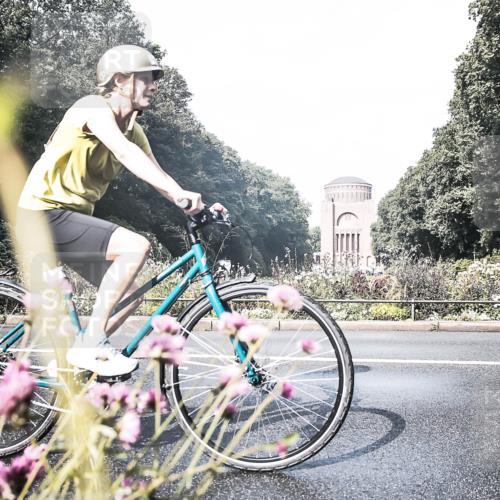 13.09.2026 - Stadtparktriathlon H.Heesch http://msf.ph/oto/10272800 13.09.2026 10:43:47 Radfahren 408, 416, 463, 556 meine-sportfotos.de