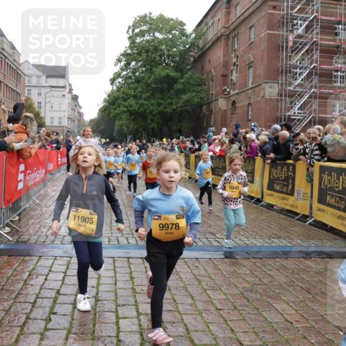 13.09.2026 - Kiel Lauf Yannick Fuchs http://msf.ph/oto/10272832 13.09.2026 08:35:36 Ziel 165, 705, 865, 1152, 1216, 1308, 2018, 2619, 2684, 3144, 3160, 3542, 3556, 3560, 4030, 4319, 4381, 4603, 4924, 5090, 5245, 5343, 5853, 6833, 7628, 8009, 8301, 8340, 8539, 8556, 8815, 8823, 8988, 9009, 9228, 9270, 9322, 10294, 10727, 10858, 10958, 11247, 11307, 11375, 11844, 11918, 12505, 192, 230, 242, 434, 782, 809, 865, 1116, 1148, 1691, 1764, 2071, 2207, 2495, 2582, 2652, 2715, 2736, 2774, 2917, 2987, 4381, 4418, 4695, 4990, 5066, 5076, 5091, 5581, 5583, 2917, 10875 meine-sportfotos.de