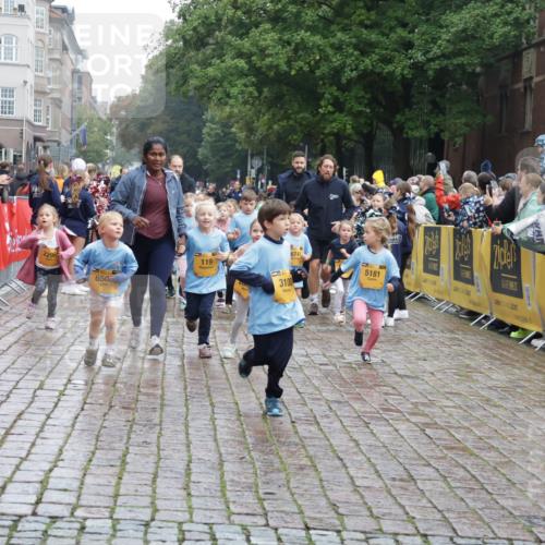 13.09.2026 - Kiel Lauf Yannick Fuchs http://msf.ph/oto/10272906 13.09.2026 08:35:42 Ziel 165, 304, 705, 1152, 1240, 1516, 2018, 2619, 2684, 3077, 3236, 3542, 3556, 3560, 3562, 4030, 4319, 4603, 4924, 5245, 5343, 5853, 6274, 8301, 8539, 8556, 8823, 8988, 9009, 9270, 9322, 9383, 9671, 9719, 10294, 10727, 11247, 11801, 11918, 12328, 12344, 12505, 192, 242, 434, 782, 865, 1148, 1216, 1308, 1691, 1764, 2071, 2207, 2495, 2582, 2652, 2715, 3144, 3160, 4381, 4418, 4695, 4990, 5076, 5090, 5091, 5581, 5583, 6833, 7628, 8009, 8340, 8815, 8988, 2917, 5066, 10875 meine-sportfotos.de