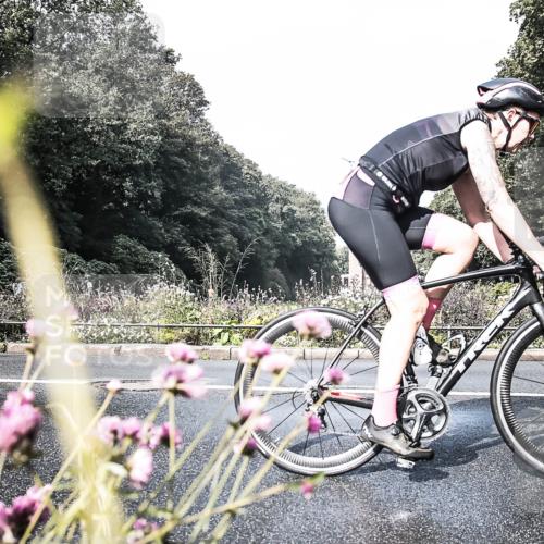 13.09.2026 - Stadtparktriathlon H.Heesch http://msf.ph/oto/10272915 13.09.2026 10:45:05 Radfahren 354, 534 meine-sportfotos.de