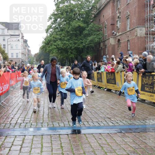 13.09.2026 - Kiel Lauf Yannick Fuchs http://msf.ph/oto/10272944 13.09.2026 08:35:43 Ziel 165, 304, 705, 1152, 1240, 1516, 2018, 2619, 2684, 3077, 3236, 3497, 3542, 3556, 3560, 3562, 4030, 4319, 4603, 4924, 5245, 5343, 5853, 6274, 8301, 8357, 8539, 8556, 8823, 9270, 9322, 9383, 9671, 9719, 9978, 10294, 10727, 11801, 11918, 12328, 12344, 12505, 192, 242, 434, 782, 865, 1148, 1216, 1308, 1691, 1764, 2207, 2495, 2582, 2652, 2715, 3144, 3160, 4381, 4418, 4695, 4990, 5090, 5091, 5581, 5583, 6833, 7628, 8009, 8340, 8539, 8815, 8988, 2917, 5066, 10875 meine-sportfotos.de