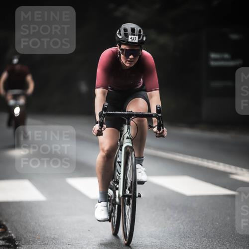 13.09.2026 - Stadtparktriathlon H.Heesch http://msf.ph/oto/10273027 13.09.2026 10:26:02 Radfahren 228, 257, 421 meine-sportfotos.de