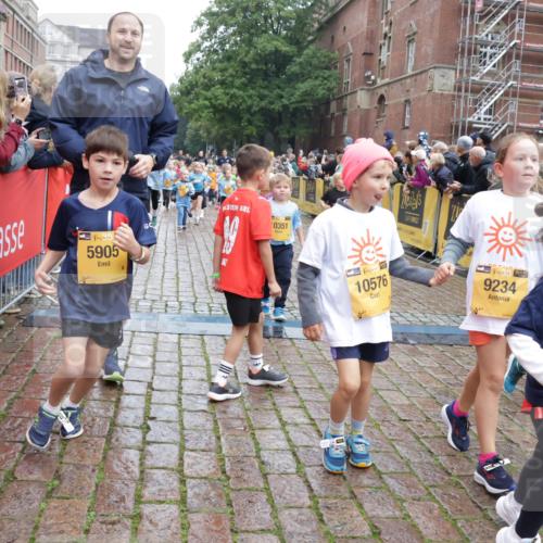 13.09.2026 - Kiel Lauf Yannick Fuchs http://msf.ph/oto/10273043 13.09.2026 08:35:51 Ziel 304, 741, 1240, 1516, 1850, 3077, 3100, 3236, 3497, 3542, 3562, 4603, 5028, 5566, 5827, 5949, 6274, 8357, 9322, 9383, 9671, 9719, 9978, 10922, 11801, 11905, 12205, 12227, 12328, 12344, 12354, 165, 192, 434, 705, 865, 1148, 1152, 1216, 1308, 1691, 2018, 2207, 2495, 2582, 2619, 2652, 2684, 3144, 3160, 3556, 4030, 4319, 4381, 4418, 4695, 4924, 4990, 5090, 5245, 5343, 5581, 5583, 5853, 6833, 7628, 8009, 8301, 8340, 8539, 8815, 8988 meine-sportfotos.de