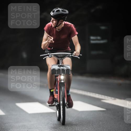 13.09.2026 - Stadtparktriathlon H.Heesch http://msf.ph/oto/10273049 13.09.2026 10:26:06 Radfahren 228, 421 meine-sportfotos.de
