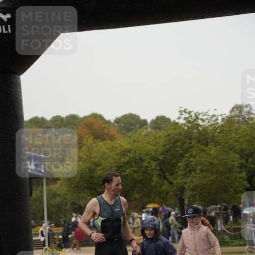 13.09.2026 - Stadtparktriathlon Patografie http://msf.ph/oto/10273052 13.09.2026 12:44:13 Ziel 799, 835 meine-sportfotos.de