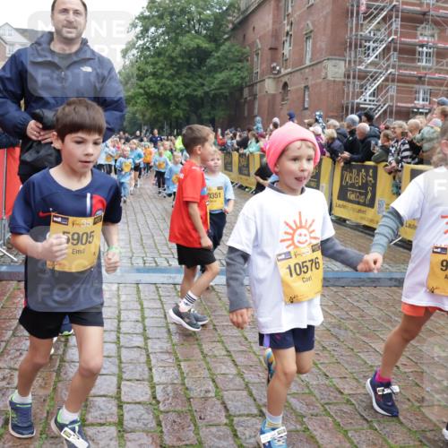 13.09.2026 - Kiel Lauf Yannick Fuchs http://msf.ph/oto/10273053 13.09.2026 08:35:51 Ziel 304, 741, 1240, 1516, 1850, 3077, 3100, 3236, 3497, 3542, 3562, 4603, 5028, 5566, 5827, 5949, 6274, 8357, 9322, 9383, 9671, 9719, 9978, 10922, 11801, 11905, 12205, 12227, 12328, 12344, 12354, 165, 192, 434, 705, 865, 1148, 1152, 1216, 1308, 1691, 2018, 2207, 2495, 2582, 2619, 2652, 2684, 3144, 3160, 3556, 4030, 4319, 4381, 4418, 4695, 4924, 4990, 5090, 5245, 5343, 5581, 5583, 5853, 6833, 7628, 8009, 8301, 8340, 8539, 8815, 8988 meine-sportfotos.de