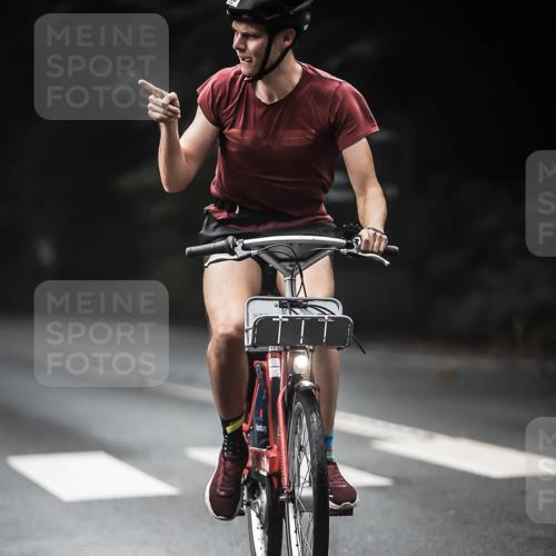 13.09.2026 - Stadtparktriathlon H.Heesch http://msf.ph/oto/10273063 13.09.2026 10:26:06 Radfahren 228, 421 meine-sportfotos.de