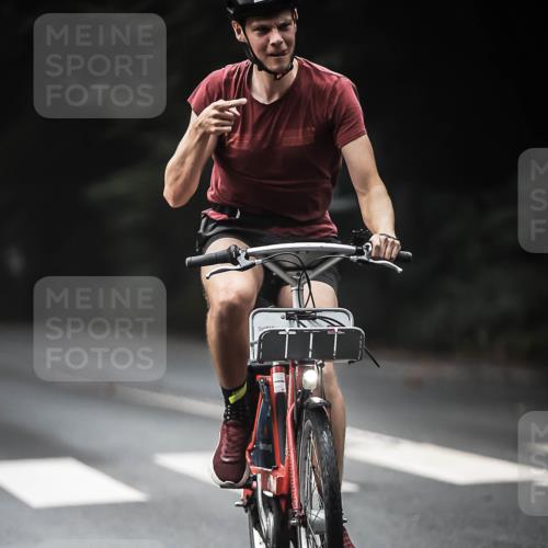 13.09.2026 - Stadtparktriathlon H.Heesch http://msf.ph/oto/10273067 13.09.2026 10:26:06 Radfahren 228, 421 meine-sportfotos.de