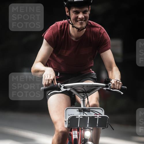 13.09.2026 - Stadtparktriathlon H.Heesch http://msf.ph/oto/10273081 13.09.2026 10:26:07 Radfahren 228, 421 meine-sportfotos.de