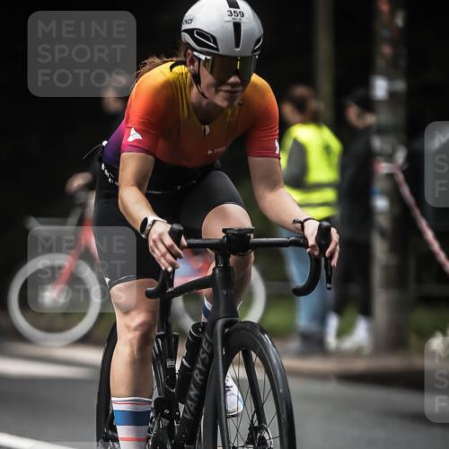 13.09.2026 - Stadtparktriathlon H.Heesch http://msf.ph/oto/10273143 13.09.2026 10:26:25 Radfahren 261, 330, 359, 368 meine-sportfotos.de
