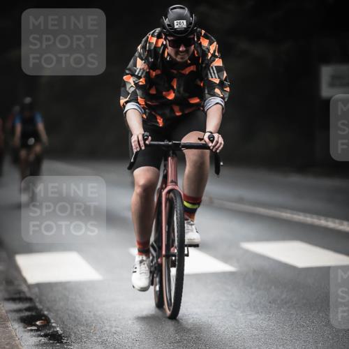 13.09.2026 - Stadtparktriathlon H.Heesch http://msf.ph/oto/10273151 13.09.2026 10:26:28 Radfahren 261, 330, 351, 359, 368, 447 meine-sportfotos.de