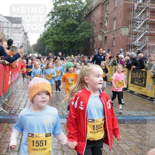 13.09.2026 - Kiel Lauf Yannick Fuchs http://msf.ph/oto/10273179 13.09.2026 08:35:58 Ziel 119, 741, 1690, 1850, 2618, 2882, 2911, 3100, 3497, 3762, 5028, 5146, 5181, 5566, 5827, 5905, 5949, 5990, 6446, 6508, 6589, 6741, 7383, 7573, 7781, 8357, 9023, 9026, 9234, 9978, 10642, 10922, 11203, 11639, 11905, 12203, 12205, 12227, 12354, 165, 304, 434, 705, 865, 1152, 1216, 1240, 1308, 1516, 1691, 2018, 2207, 2619, 2652, 2684, 3144, 3160, 3236, 3556, 4030, 4319, 4381, 4924, 5090, 5245, 5343, 5853, 6833, 7628, 8009, 8301, 8340, 8539, 8815, 8988, 464, 569, 740, 858, 865 meine-sportfotos.de
