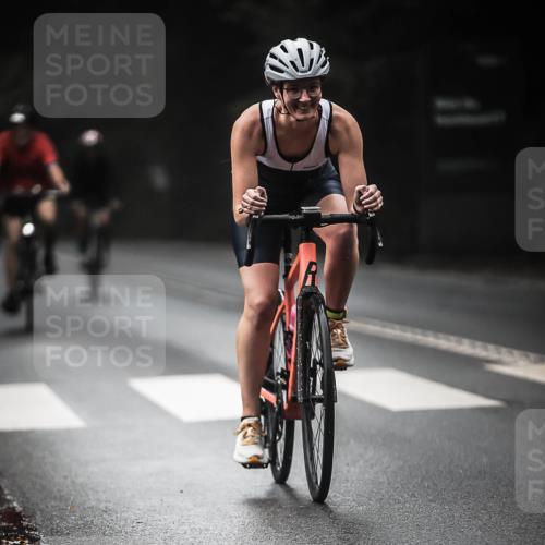 13.09.2026 - Stadtparktriathlon H.Heesch http://msf.ph/oto/10273220 13.09.2026 10:26:34 Radfahren 221, 251, 261, 269, 330, 345, 351, 444, 447, 463 meine-sportfotos.de