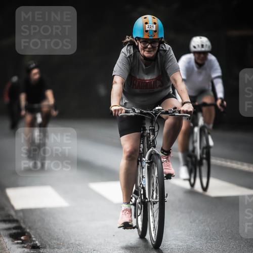 13.09.2026 - Stadtparktriathlon H.Heesch http://msf.ph/oto/10273268 13.09.2026 10:26:39 Radfahren 221, 225, 251, 269, 292, 345, 351, 444, 447, 463 meine-sportfotos.de