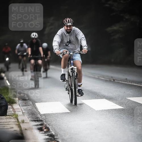 13.09.2026 - Stadtparktriathlon H.Heesch http://msf.ph/oto/10273342 13.09.2026 10:26:47 Radfahren 225, 292, 329, 361, 382, 399 meine-sportfotos.de