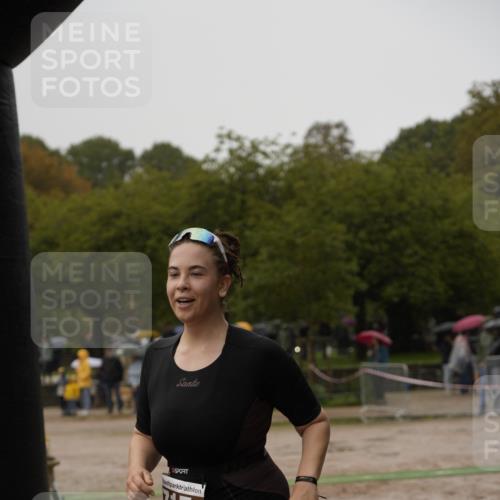 13.09.2026 - Stadtparktriathlon Patografie http://msf.ph/oto/10273345 13.09.2026 12:47:16 Ziel 715, 856 meine-sportfotos.de