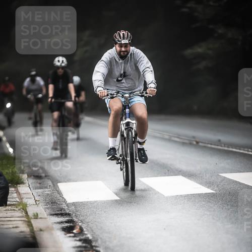 13.09.2026 - Stadtparktriathlon H.Heesch http://msf.ph/oto/10273347 13.09.2026 10:26:48 Radfahren 225, 329, 361, 382, 399 meine-sportfotos.de