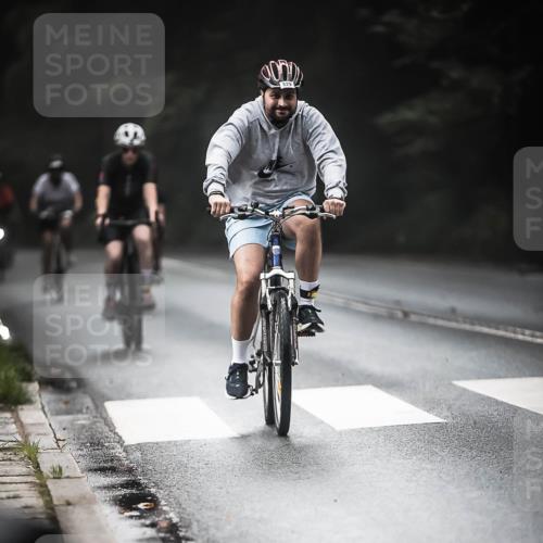 13.09.2026 - Stadtparktriathlon H.Heesch http://msf.ph/oto/10273353 13.09.2026 10:26:48 Radfahren 225, 329, 361, 382, 399 meine-sportfotos.de