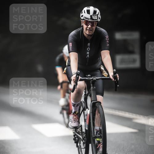 13.09.2026 - Stadtparktriathlon H.Heesch http://msf.ph/oto/10273406 13.09.2026 10:26:51 Radfahren 329, 361, 382, 399, 451 meine-sportfotos.de