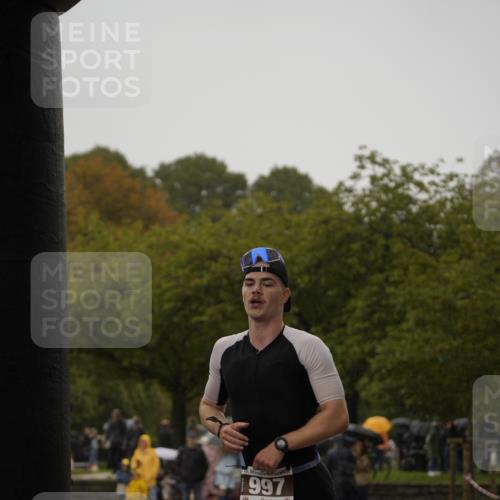 13.09.2026 - Stadtparktriathlon Patografie http://msf.ph/oto/10273407 13.09.2026 12:48:19 Ziel 997 meine-sportfotos.de