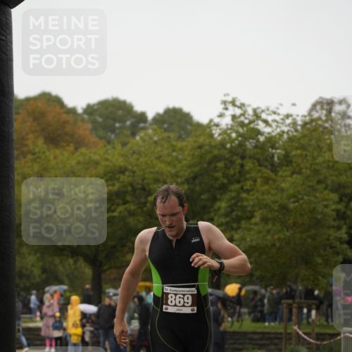 13.09.2026 - Stadtparktriathlon Patografie http://msf.ph/oto/10273459 13.09.2026 12:49:08 Ziel 869 meine-sportfotos.de
