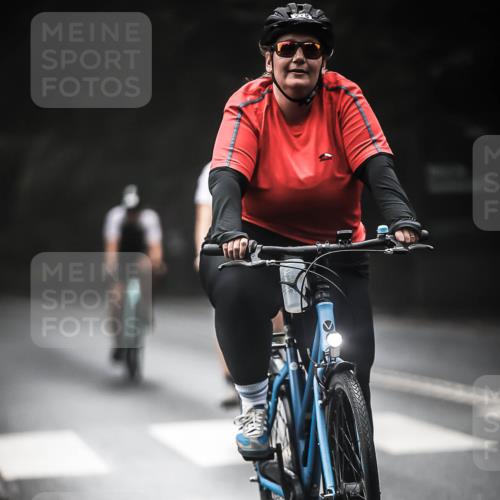 13.09.2026 - Stadtparktriathlon H.Heesch http://msf.ph/oto/10273462 13.09.2026 10:26:58 Radfahren 278, 337, 451, 465 meine-sportfotos.de
