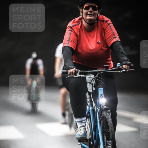 13.09.2026 - Stadtparktriathlon H.Heesch http://msf.ph/oto/10273466 13.09.2026 10:26:58 Radfahren 278, 337, 451, 465 meine-sportfotos.de