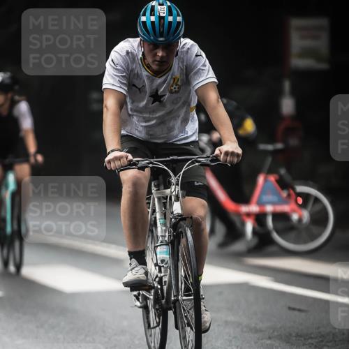 13.09.2026 - Stadtparktriathlon H.Heesch http://msf.ph/oto/10273468 13.09.2026 10:26:59 Radfahren 278, 337, 451, 465 meine-sportfotos.de
