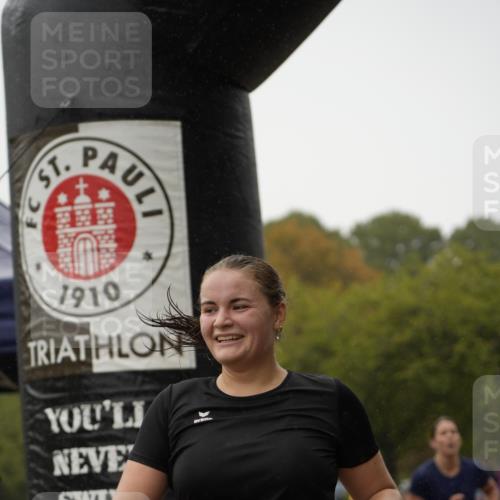 13.09.2026 - Stadtparktriathlon Patografie http://msf.ph/oto/10273491 13.09.2026 12:49:21 Ziel 828, 1800 meine-sportfotos.de