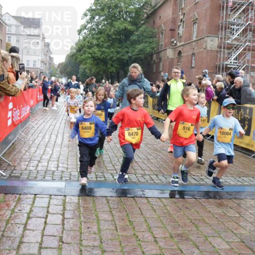13.09.2026 - Kiel Lauf Yannick Fuchs http://msf.ph/oto/10273531 13.09.2026 08:36:16 Ziel 71, 308, 440, 464, 465, 569, 690, 740, 832, 858, 923, 1551, 1552, 1648, 2310, 2328, 2621, 3053, 3149, 3434, 3656, 3689, 3746, 4002, 4007, 4473, 4474, 5308, 5481, 5486, 5499, 5842, 6022, 6101, 6143, 6171, 6491, 6838, 7128, 7147, 7225, 7228, 7523, 7629, 7634, 7679, 7842, 7908, 8228, 8267, 8638, 8961, 9252, 9625, 9794, 10111, 10140, 10147, 10712, 11355, 11577, 12239, 12336, 12447, 12558, 12645, 119, 304, 741, 832, 1240, 1516, 1690, 1850, 2618, 2882, 2911, 3053, 3236 meine-sportfotos.de
