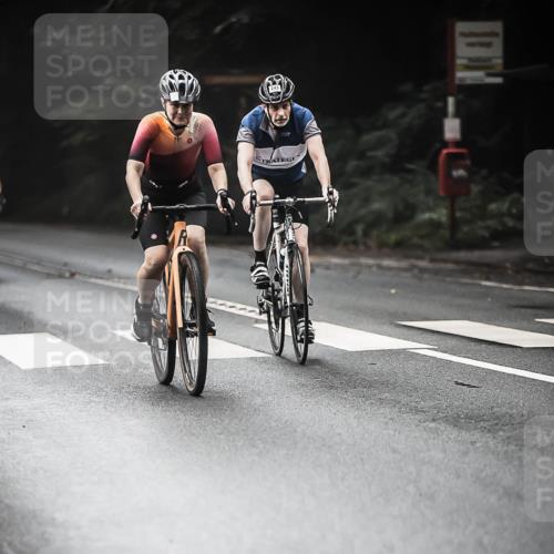 13.09.2026 - Stadtparktriathlon H.Heesch http://msf.ph/oto/10273541 13.09.2026 10:27:09 Radfahren 233, 243, 305, 309, 394, 405, 412, 459 meine-sportfotos.de