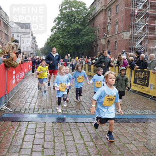 13.09.2026 - Kiel Lauf Yannick Fuchs http://msf.ph/oto/10273640 13.09.2026 08:36:19 Ziel 71, 308, 464, 465, 569, 740, 858, 923, 1551, 1552, 1648, 1829, 1875, 2310, 2328, 3149, 3434, 3656, 3689, 4002, 4007, 4473, 4474, 4495, 4500, 5481, 5486, 5499, 5842, 6022, 6101, 6143, 6491, 6838, 7128, 7147, 7225, 7228, 7523, 7629, 7634, 7679, 7842, 7908, 8228, 8267, 8961, 9625, 9794, 10111, 10140, 10712, 11355, 11577, 11592, 11782, 12239, 12447, 12504, 12645, 119, 304, 440, 690, 741, 832, 1516, 1552, 1690, 1850, 2618, 2621, 2882, 2911, 3053 meine-sportfotos.de
