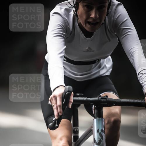 13.09.2026 - Stadtparktriathlon H.Heesch http://msf.ph/oto/10273666 13.09.2026 10:27:20 Radfahren 254, 274, 389, 402 meine-sportfotos.de