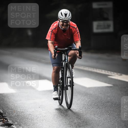 13.09.2026 - Stadtparktriathlon H.Heesch http://msf.ph/oto/10273668 13.09.2026 10:27:22 Radfahren 254, 274, 389, 402 meine-sportfotos.de