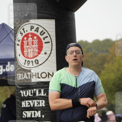 13.09.2026 - Stadtparktriathlon Patografie http://msf.ph/oto/10273742 13.09.2026 12:52:07 Ziel 893, 899 meine-sportfotos.de