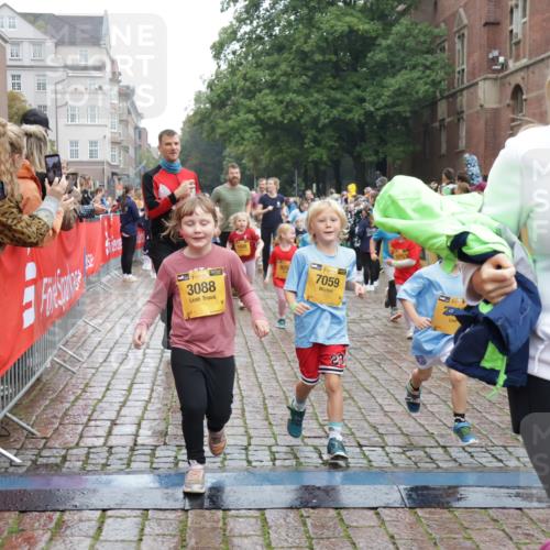 13.09.2026 - Kiel Lauf Yannick Fuchs http://msf.ph/oto/10273792 13.09.2026 08:36:25 Ziel 71, 308, 464, 465, 516, 874, 923, 1407, 1648, 1829, 1875, 3434, 3532, 3656, 3689, 4002, 4473, 4495, 4500, 5481, 5486, 5499, 5658, 5842, 6143, 6470, 6491, 7128, 7136, 7147, 7225, 7228, 7523, 7629, 7679, 7811, 8228, 8267, 8961, 9505, 9625, 9794, 10064, 10140, 10712, 11355, 11592, 11782, 12239, 12447, 12504, 12645, 119, 440, 464, 569, 690, 740, 741, 832, 858, 1551, 1552, 1690, 1850, 2310, 2328, 2618, 2621, 2882, 2911, 3053, 3149, 3689, 4007, 4473, 4474, 5481, 5499, 6022, 6101 meine-sportfotos.de