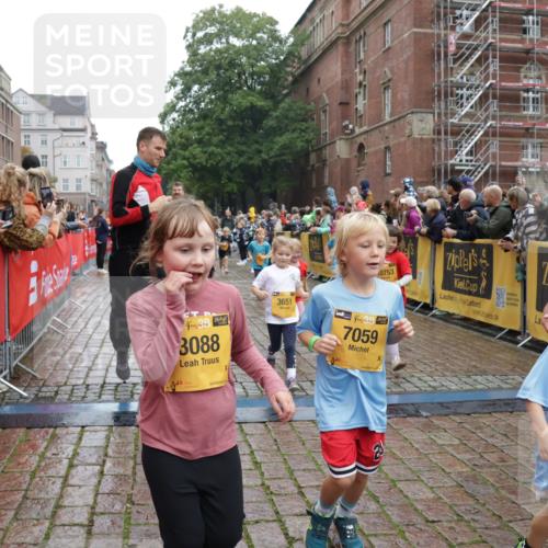 13.09.2026 - Kiel Lauf Yannick Fuchs http://msf.ph/oto/10273832 13.09.2026 08:36:26 Ziel 71, 308, 465, 516, 874, 923, 1407, 1648, 1829, 1875, 3434, 3532, 3656, 4002, 4495, 4500, 5486, 5658, 5842, 6143, 6469, 6470, 6491, 7128, 7136, 7225, 7228, 7523, 7629, 7679, 7811, 8228, 8267, 8961, 9505, 9625, 9794, 10064, 10140, 10712, 11355, 11592, 11782, 12239, 12447, 12504, 12645, 119, 440, 464, 465, 569, 690, 740, 741, 832, 858, 1551, 1552, 1690, 1850, 2310, 2328, 2618, 2621, 2882, 2911, 3053, 3149, 3689, 4007, 4473, 4474, 5481, 5486, 5499, 6022, 6101, 6491 meine-sportfotos.de