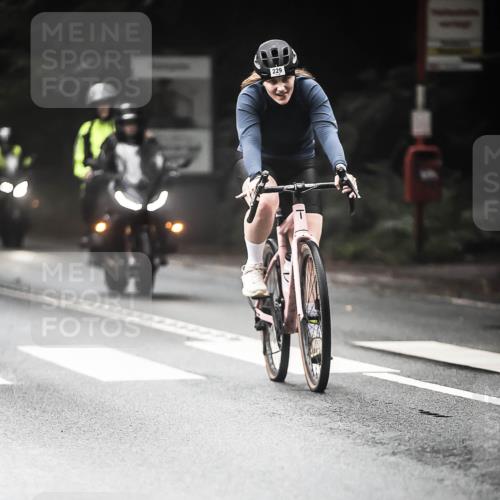 13.09.2026 - Stadtparktriathlon H.Heesch http://msf.ph/oto/10273862 13.09.2026 10:28:15 Radfahren 229, 273, 347, 383, 434, 439 meine-sportfotos.de