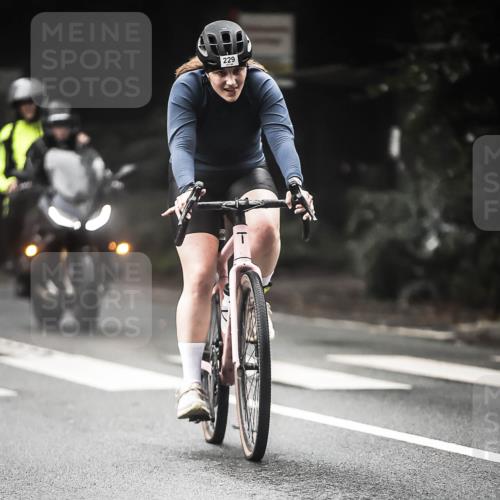 13.09.2026 - Stadtparktriathlon H.Heesch http://msf.ph/oto/10273876 13.09.2026 10:28:16 Radfahren 229, 273, 347, 383, 434, 439 meine-sportfotos.de