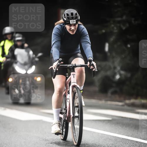 13.09.2026 - Stadtparktriathlon H.Heesch http://msf.ph/oto/10273878 13.09.2026 10:28:16 Radfahren 229, 273, 347, 383, 434, 439 meine-sportfotos.de